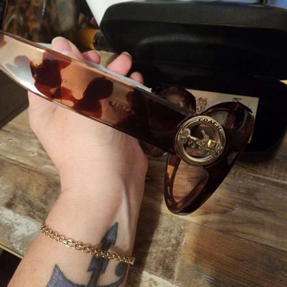 NWT Coach Sunglasses Oversized Pink Lens - Picture 3 of 5